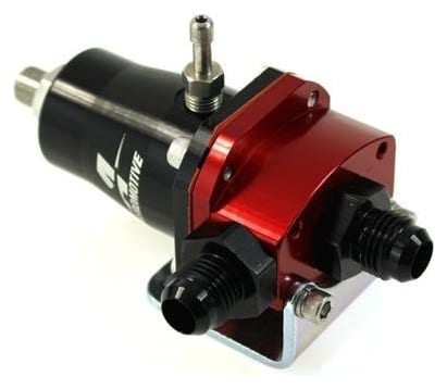 Regulator ciśnienia paliwa Aeromotive EFI 1000HP AN6 Czerwony/Czarny