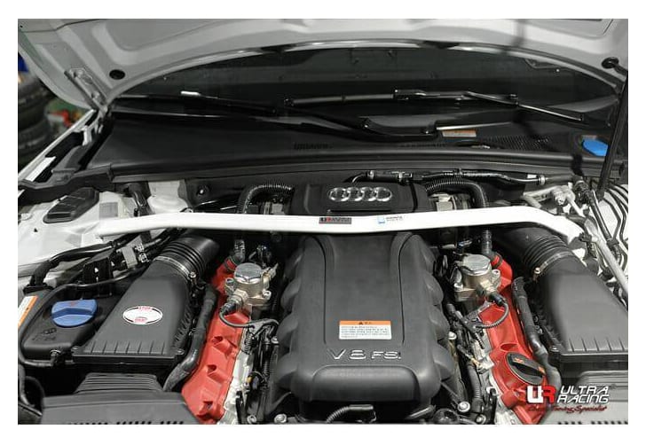 Rozpórka Audi RS5 8T 4.2 10-15 4WD Ultra Racing przednia górna Strutbar