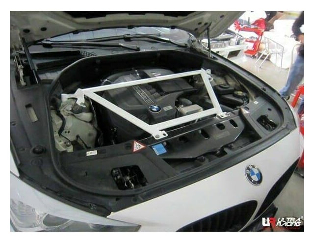 Rozpórka BMW 5 F07 GT (520d 2.0D 4WD 09-17 UltraRacing 4-punktowa przednia górna Strutbar