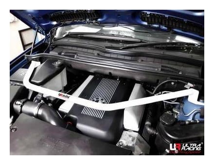Rozpórka BMW E53 X5 4.4 99-06 UltraRacing przednia górna Strutbar
