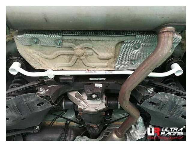 Rozpórka BMW F20 (116i 1.6T 2WD HB 12-15 UltraRacing 4-punktowa tylna dolna Bar