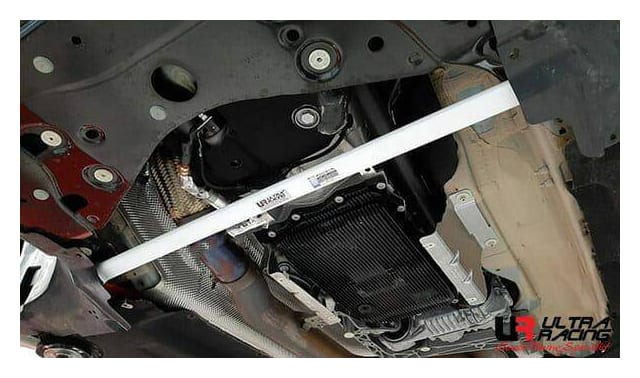 Rozpórka BMW G02 (X4 3.0T 4WD 18+ UltraRacing 2-punktowa przednia dolna Tiebar
