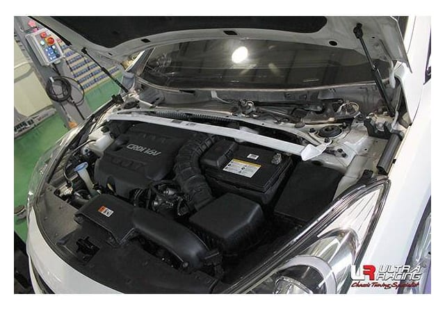 Rozpórka Hyundai i40 SW 11+ UltraRacing 2P przednia górna Strut Bar