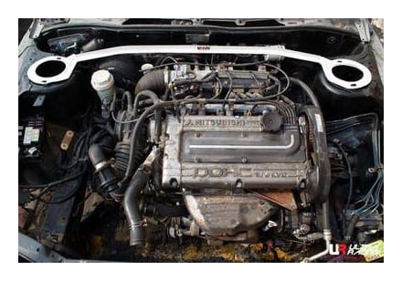 Rozpórka Mitsubishi EVO 1/2/3 UltraRacing przednia górna Strutbar