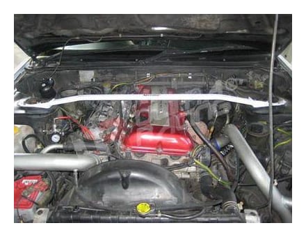 Rozpórka Nissan S13 89-94 SR20DET UltraRacing przednia górna Strutbar