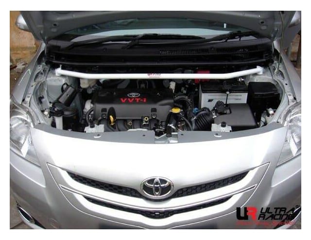 Rozpórka Toyota Yaris XP90 1.5 05-13 2WD Ultra Racing przednia Strut Bar