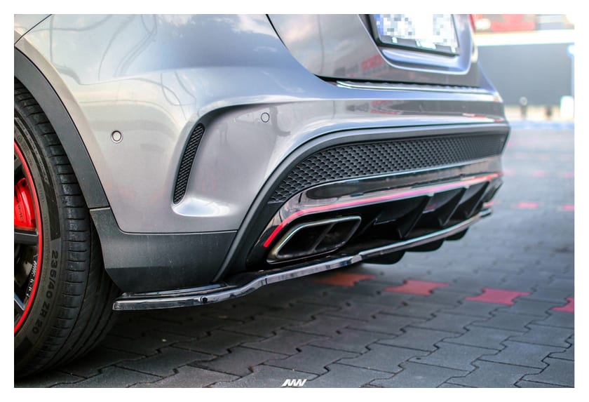 Splitter Mercedes-Benz GLA 45 AMG SUV (X156) Tył Środkowy z Dyfuzorem Gloss Black