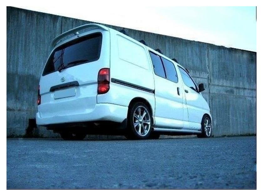 Spoiler Toyota Hiace Tył bez podkładu