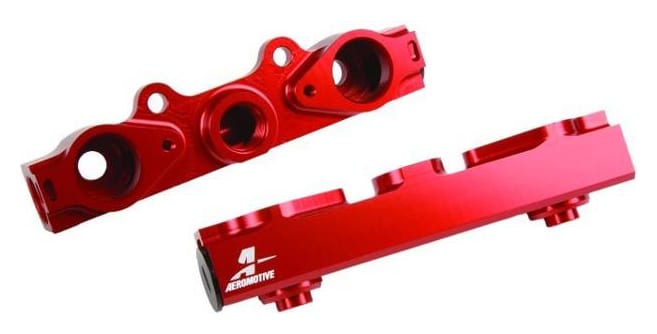 Wtryskiwacz boczny Aeromotive Subaru STI 04-06 2.5L
